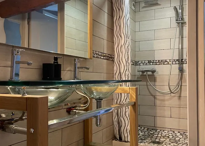 Chez Pauline & Vincent Cote Canal *