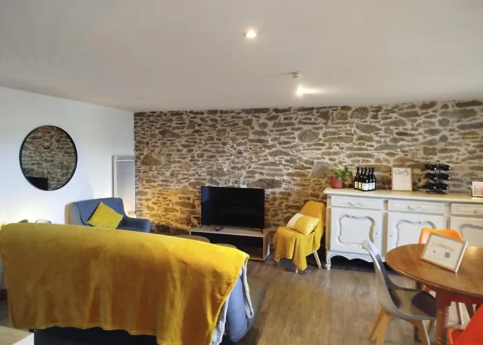 Chez Pauline & Vincent Cote Canal Апартаменты *